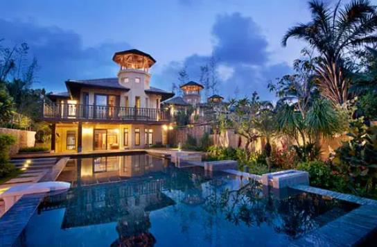 如何在別墅裏建一個遊泳池